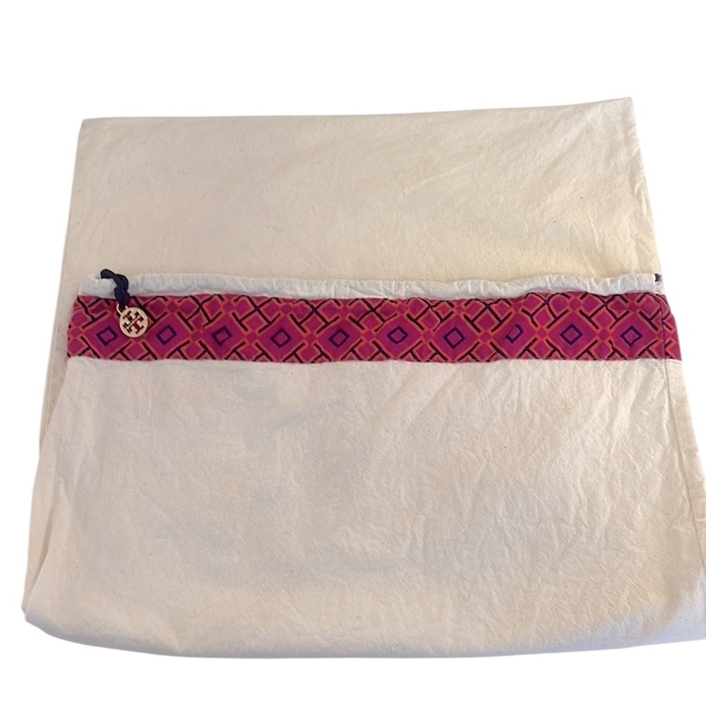 Tory‎ Burch Beige Canvas Duster Bag with Pink Design With Logo Charm